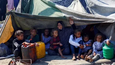 Dire Conditions within Gaza City while Israeli Forces Push Forward